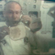 Buzz Aldrin preparando un sándwich a bordo del módulo lunar “Eagle” el 21 de julio de 1969.